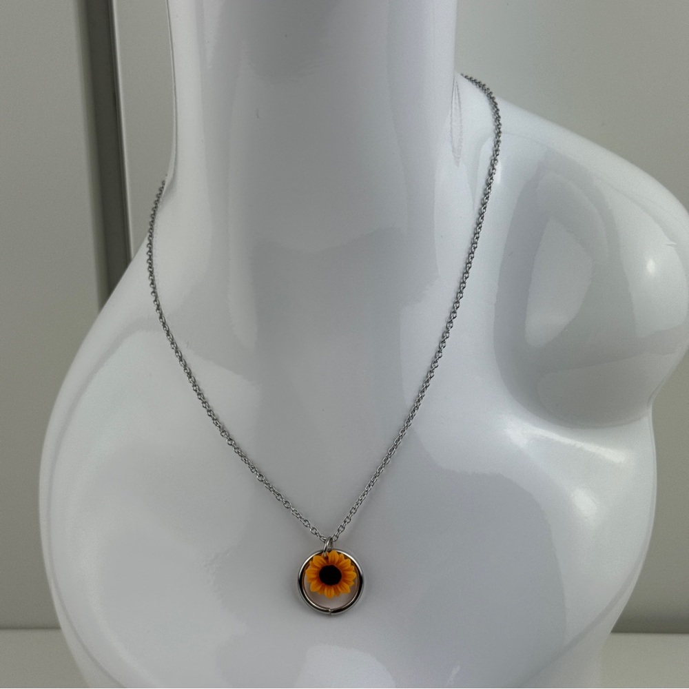Dainty Yellow Sunflower Silver O-Ring Pendant Necklace Jewelry Flower Floral NEW - Picture 3 of 16